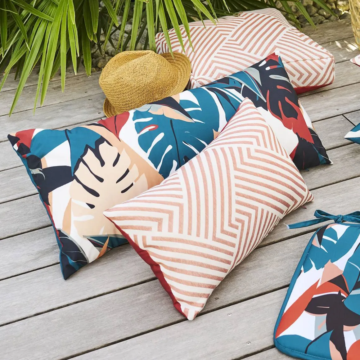 Coussin déco d'intérieur et d'extérieur DEYO motif Feuilles Bleu canard