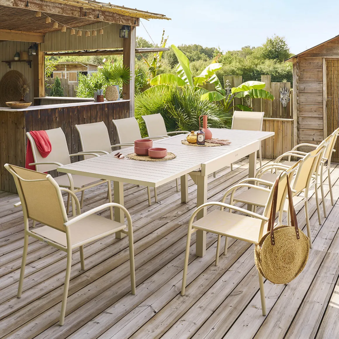 Ensemble table de jardin extensible + 10 fauteuils empilables PIAZZA Argile
