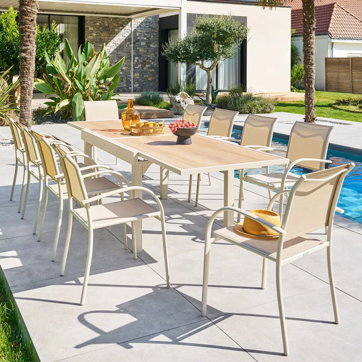 Ensemble table de jardin extensible PIAZZA + 12 fauteuils PIAZZA Épeautre & Argile