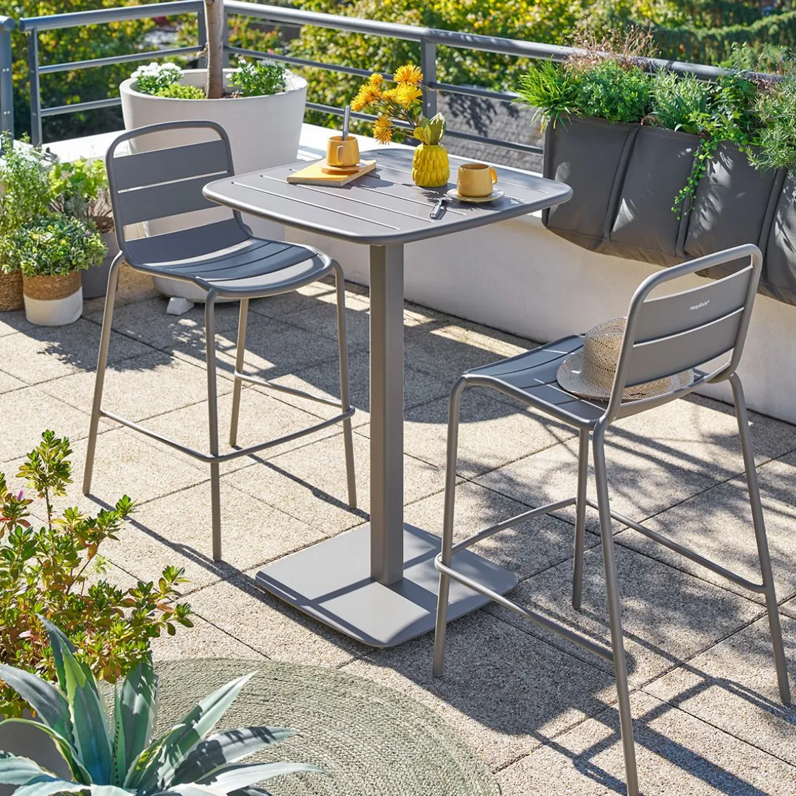Ensemble table haute de jardin carrée + 2 chaises hautes ALEGORIA Café