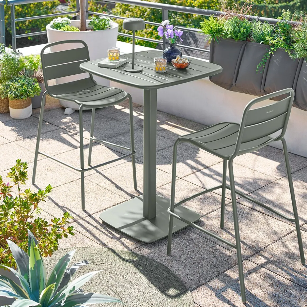 Ensemble table haute de jardin carrée + 2 chaises hautes ALEGORIA Laurier