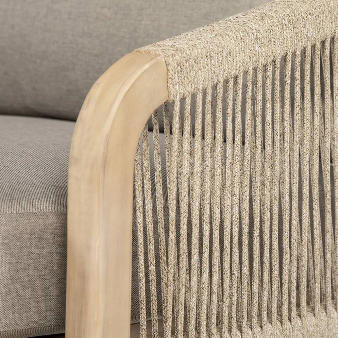 Fauteuil de salon de jardin PAPOUASIE Taupe & Acacia