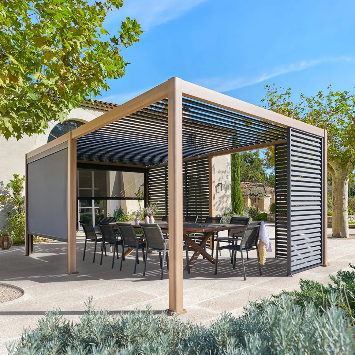 Pergola bioclimatique électrique EVORA Effet bois Honey
