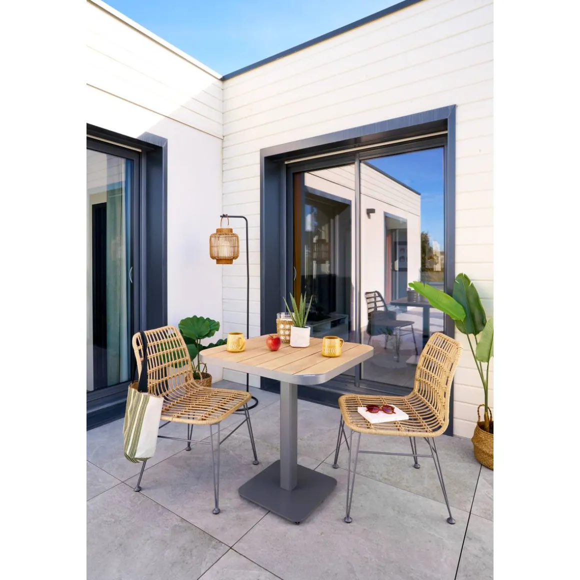 Table de jardin bistro TYLA Acacia & Graphite