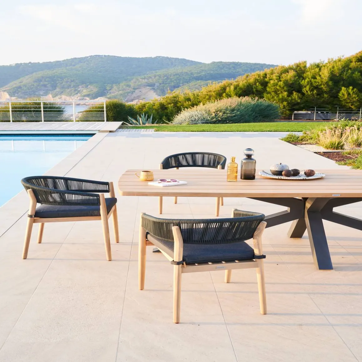 Table de jardin LIMAYA Acacia & Graphite