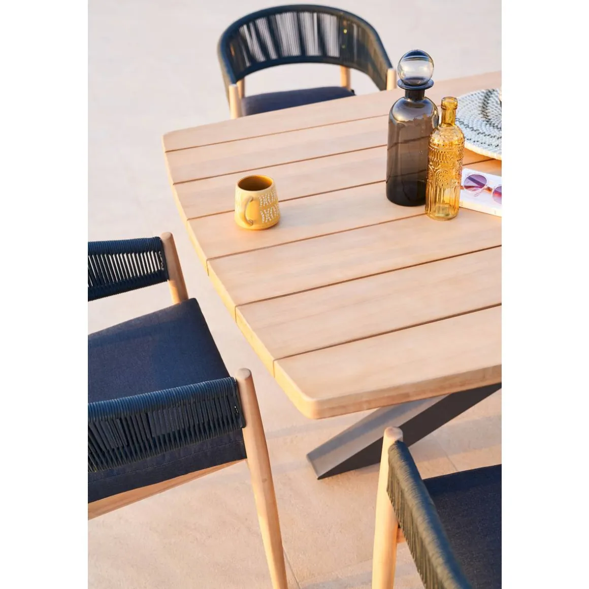 Table de jardin LIMAYA Acacia & Graphite