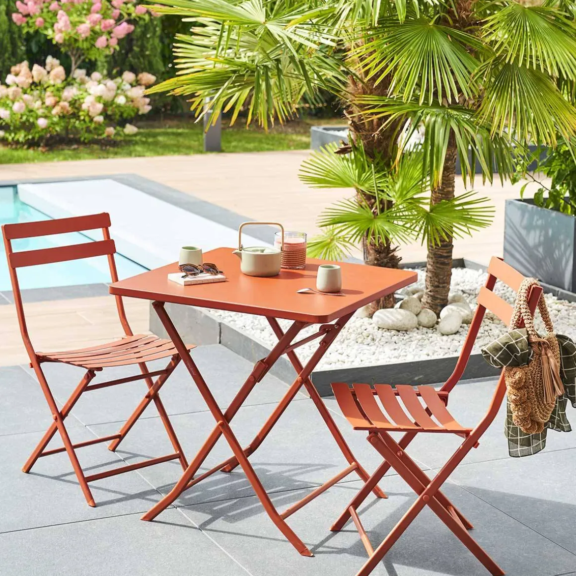 Table de jardin pliante carrée GREENSBORO Ambre